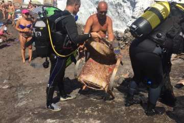 Nueva limpieza de los fondos marinos de Tufia (Foto TA)
